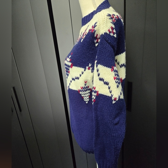 Vintage 1980s Kimlon by RBK Importers navy blue and cream knit sweater - Picture 6 of 6
